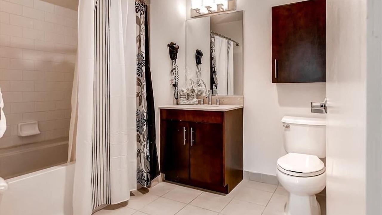 Photo of Bathroom in Hudson Exchange