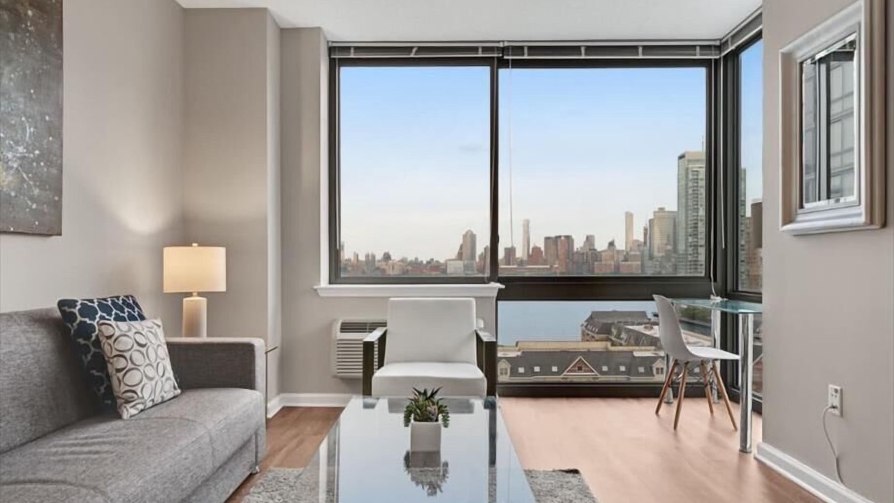 Photo of Bedroom in Hudson Exchange