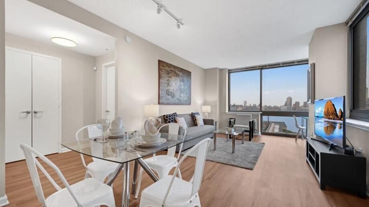 Photo of Bedroom in Hudson Exchange