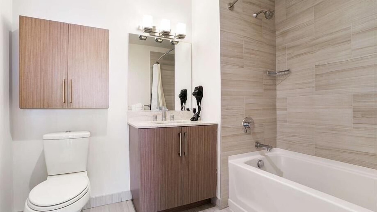 Photo of Bathroom in Hudson Exchange