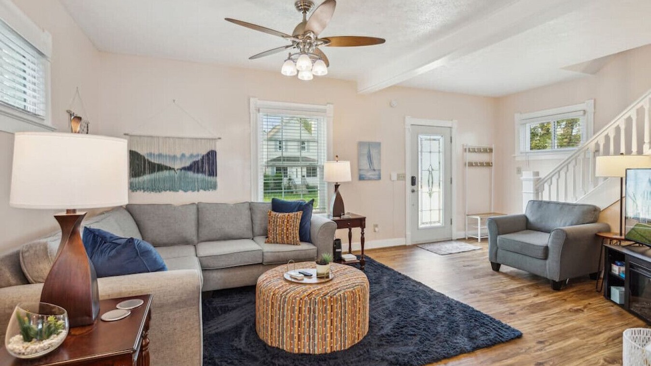 Photo of Livingroom in Lorain