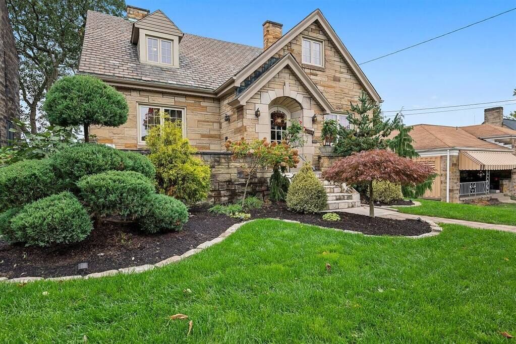 Photo of Outdoor in Brighton Heights