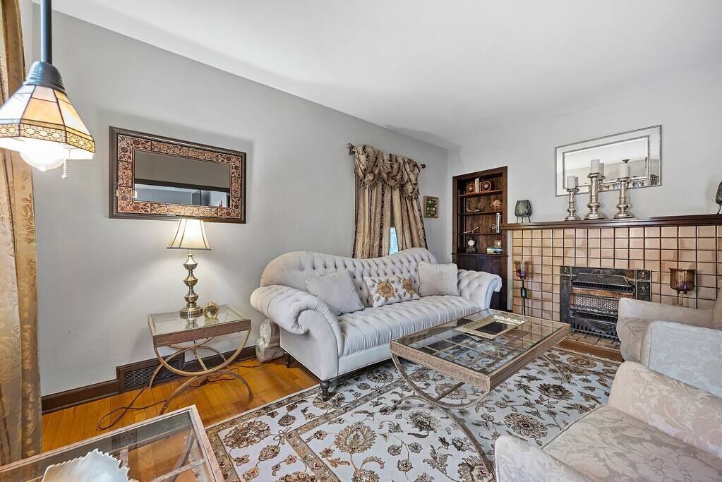Photo of Bedroom in Brighton Heights