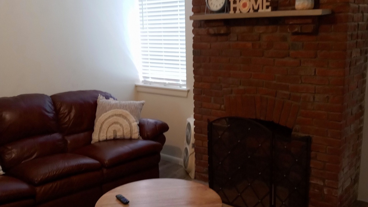 Photo of Livingroom in Central Northside