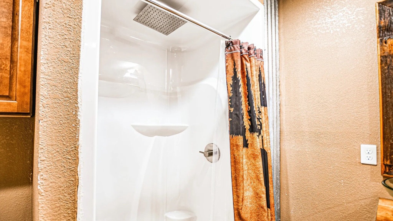 Photo of Bathroom in Rocky Top