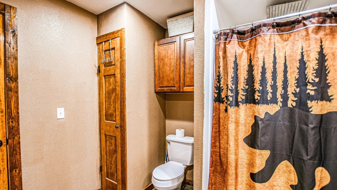 Photo of Bathroom in Rocky Top