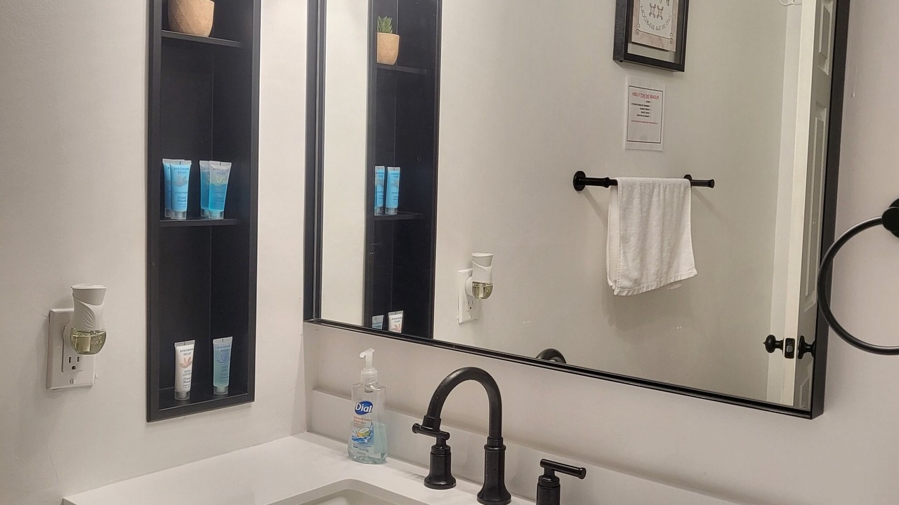 Photo of Bathroom in Newark