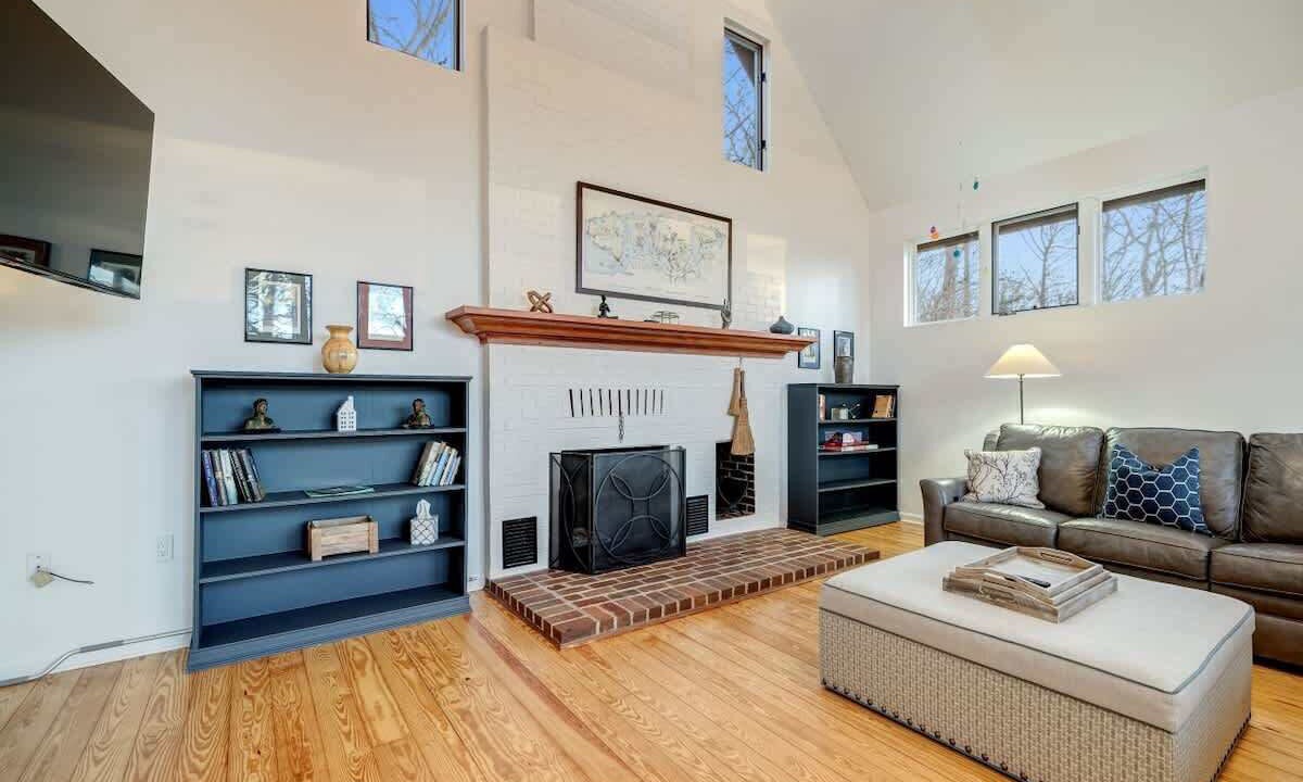 Photo of Livingroom in Shepherdstown