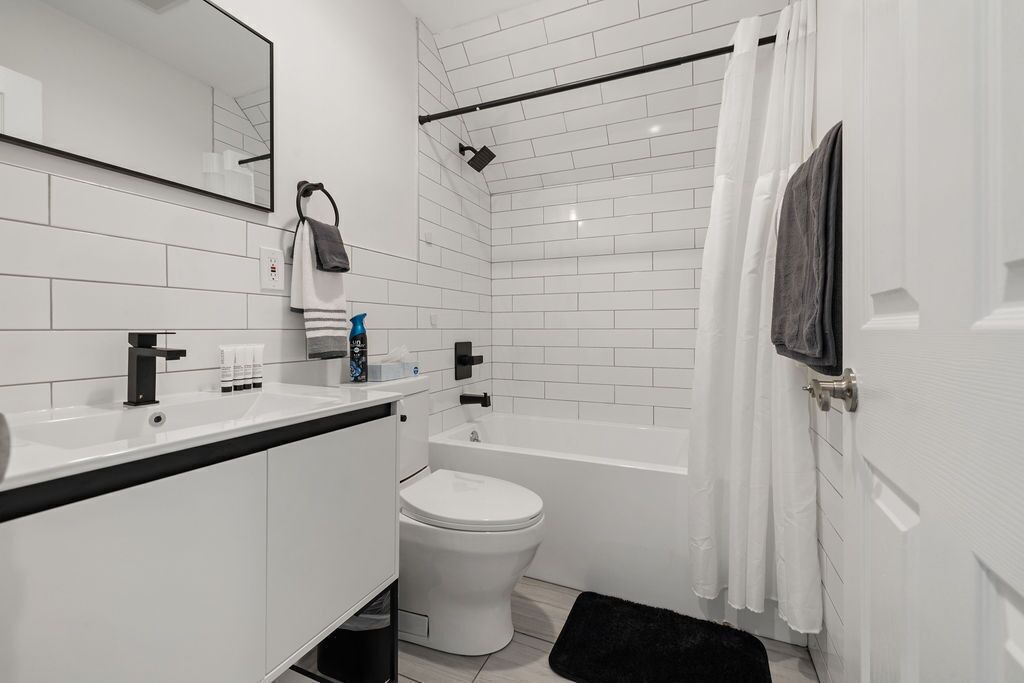 Photo of Bathroom in Newburgh