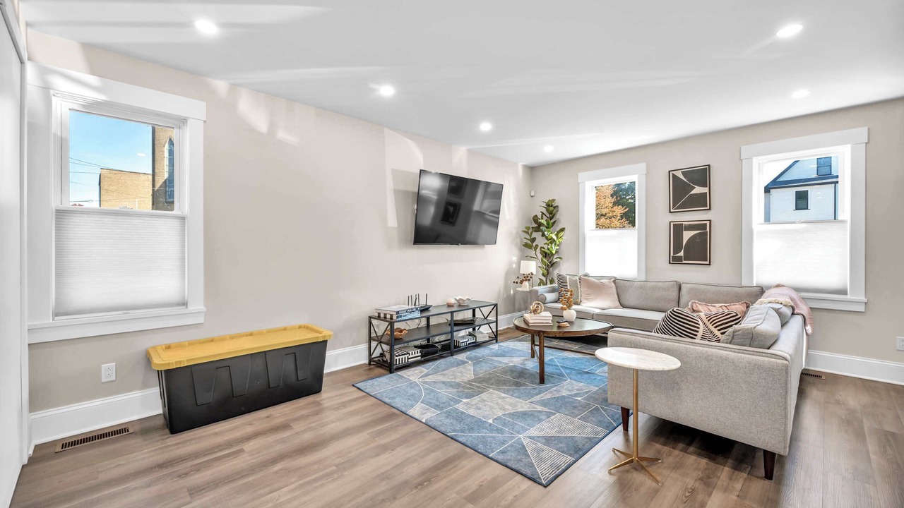 Photo of Bedroom in Detroit - Shoreway