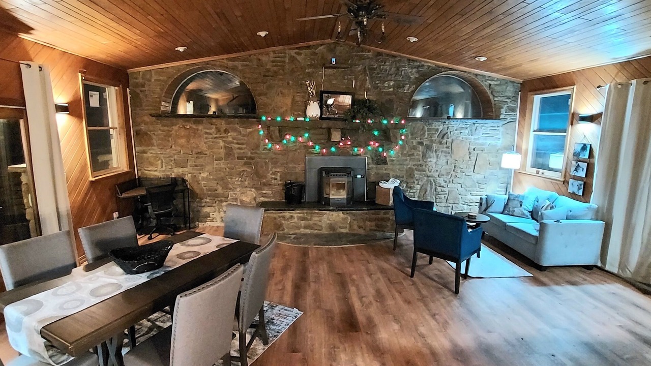 Photo of Livingroom in White