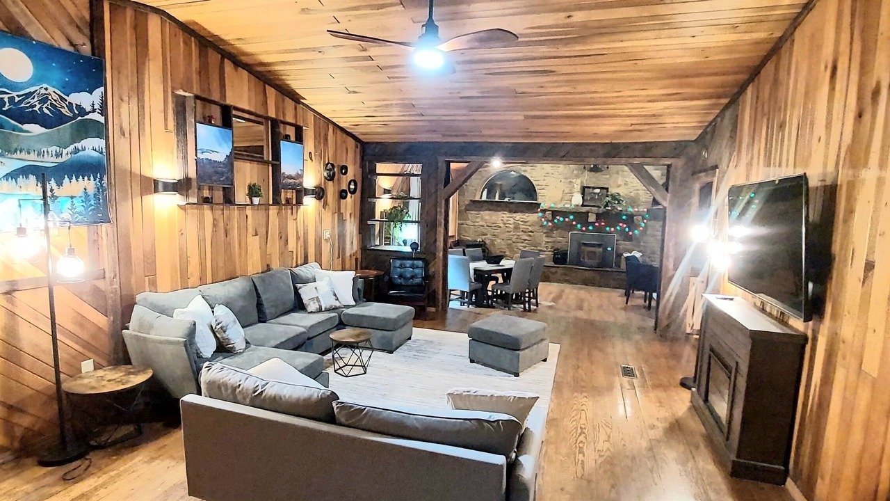 Photo of Livingroom in White