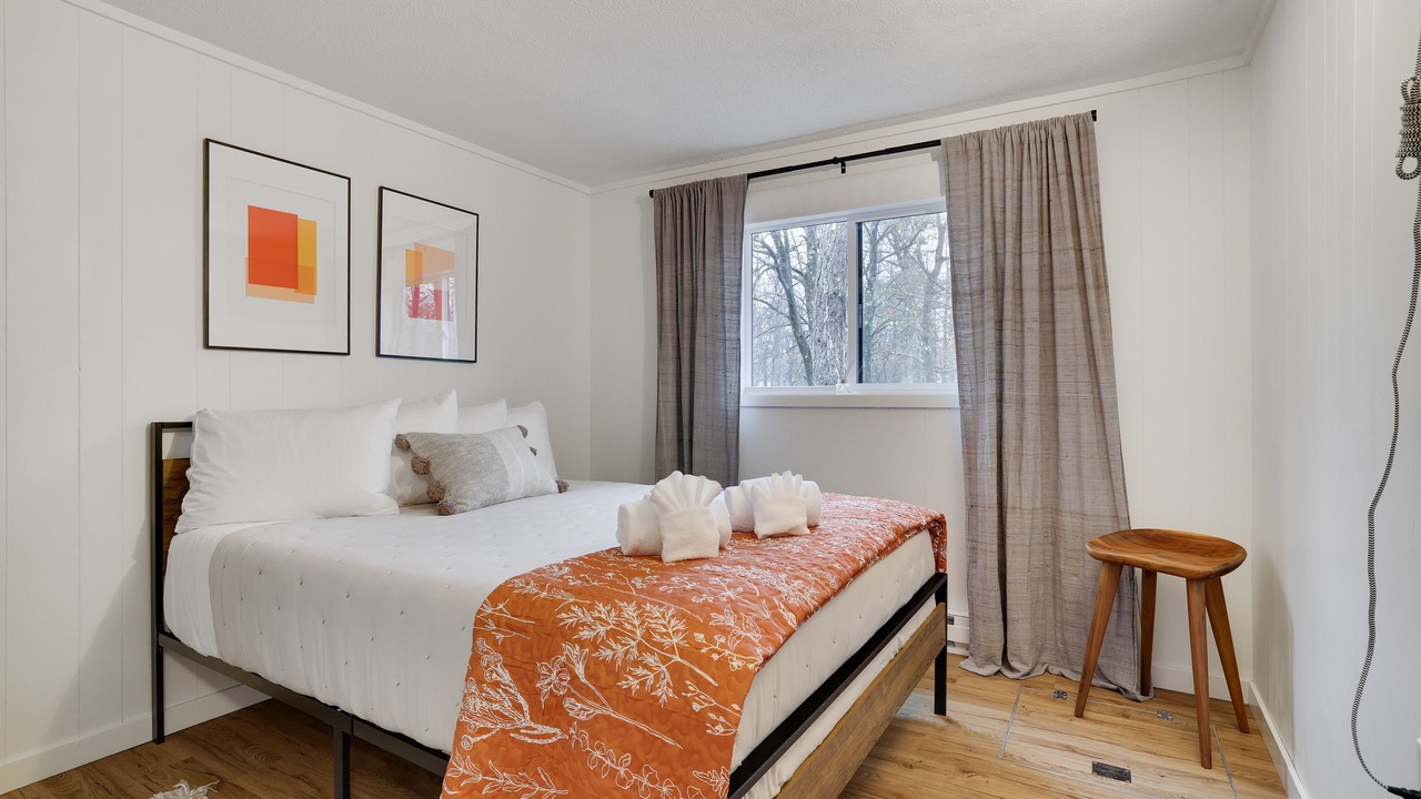 Photo of Bedroom in Long Pond