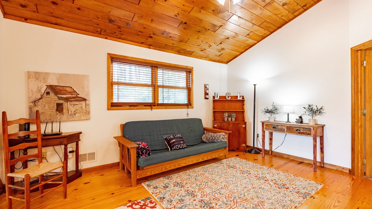 Photo of Livingroom in Oakland