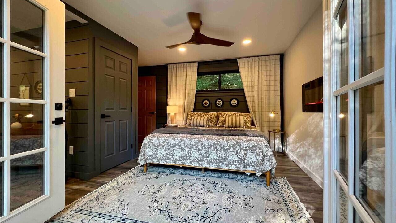 Photo of Bedroom in Ellwood City