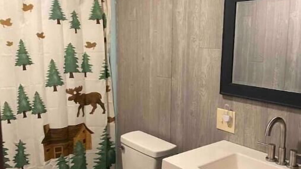 Photo of Bathroom in Russell