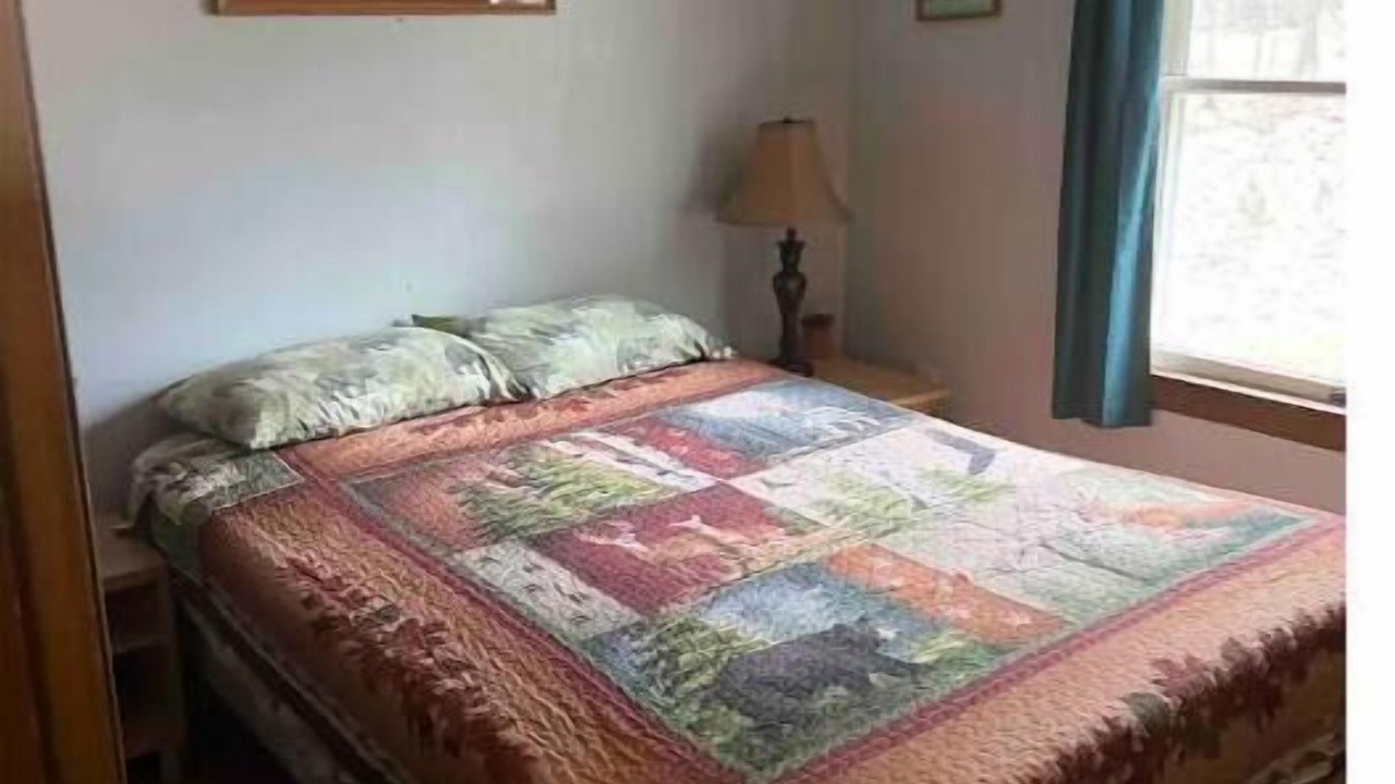 Photo of Bedroom in Russell