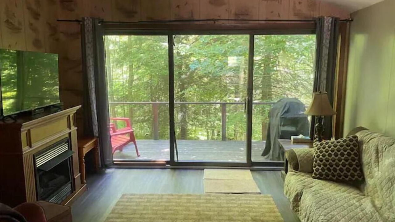 Photo of Livingroom in Russell