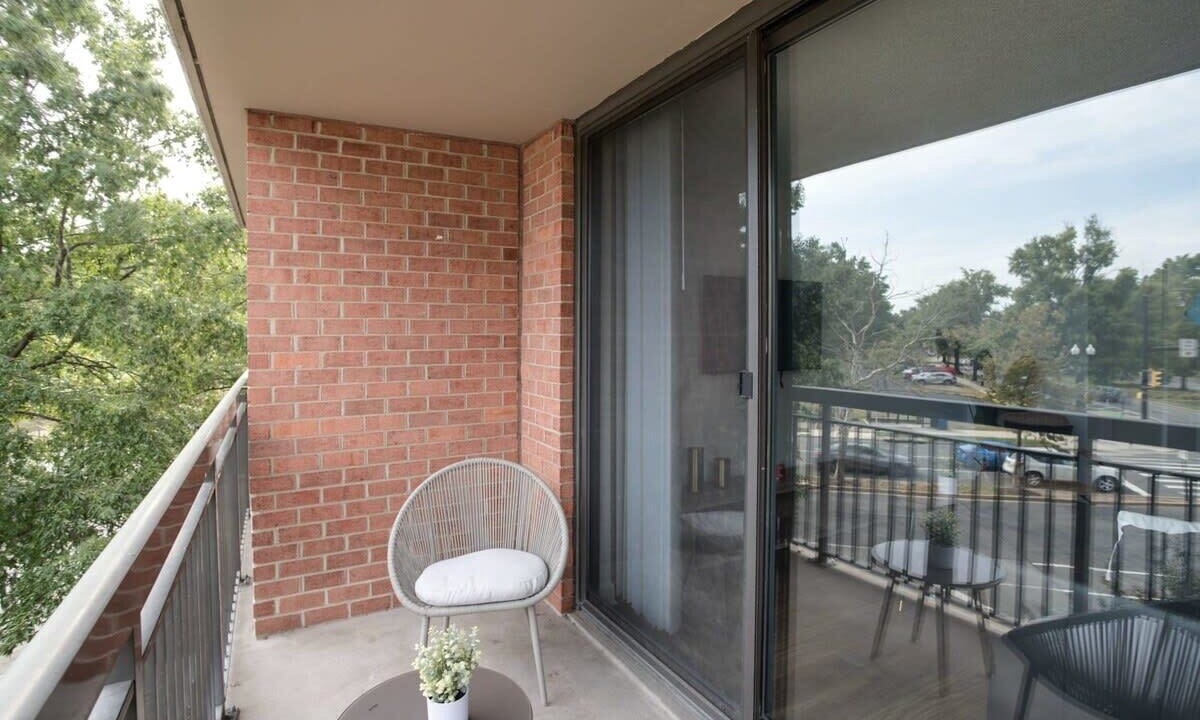 Photo of Patio Balcony in Pentagon City