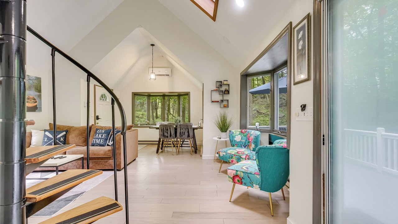 Photo of Livingroom in South Salem