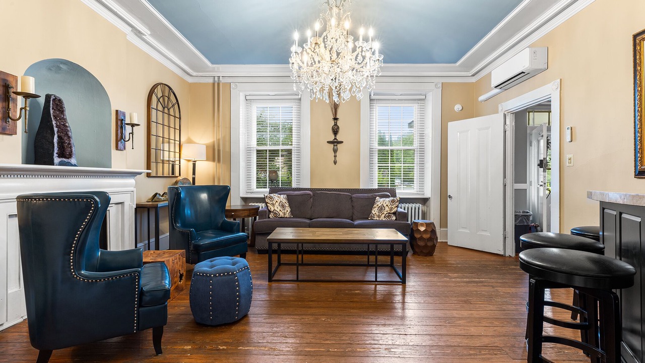 Photo of Livingroom in Bensalem