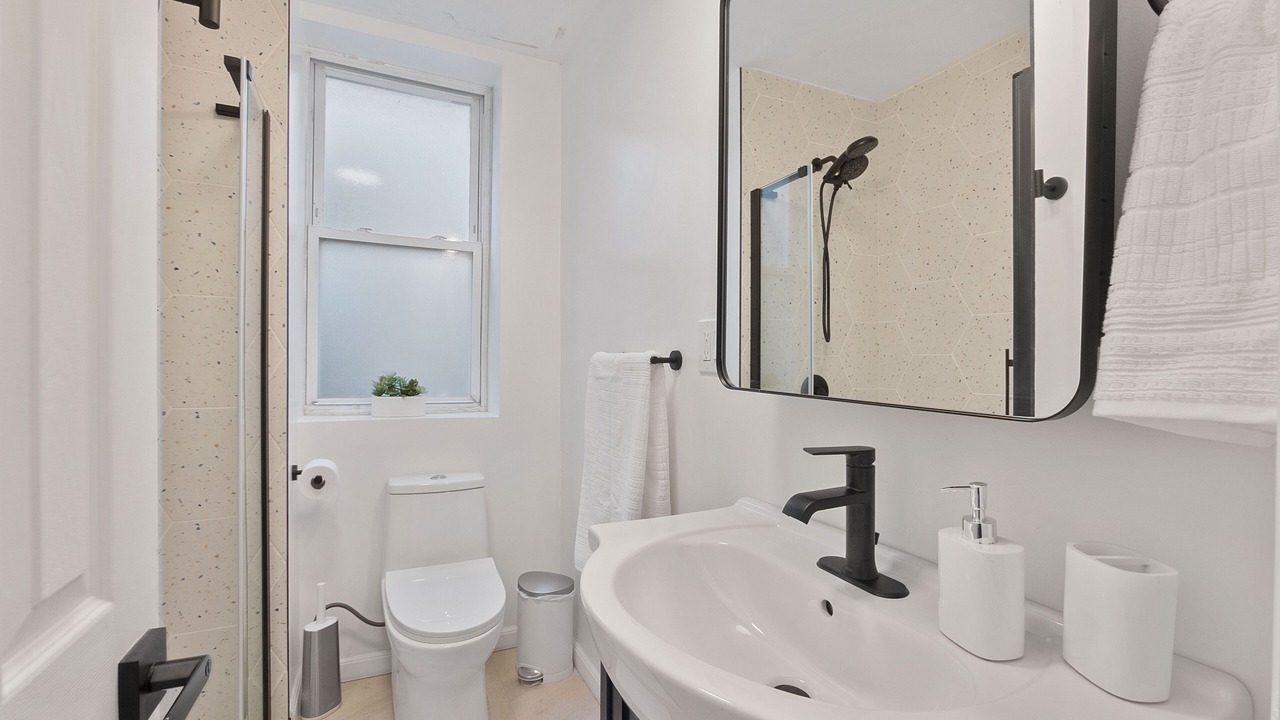 Photo of Bathroom in Communipaw