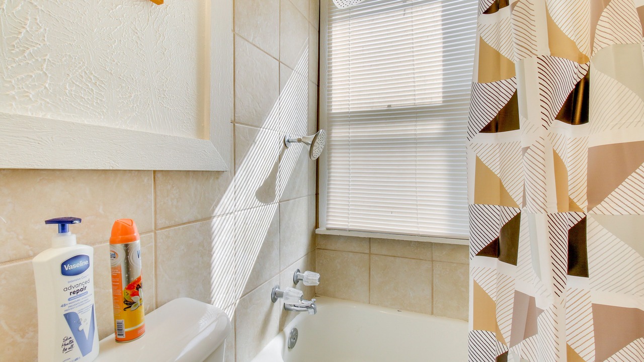 Photo of Bathroom in Lincoln Heights