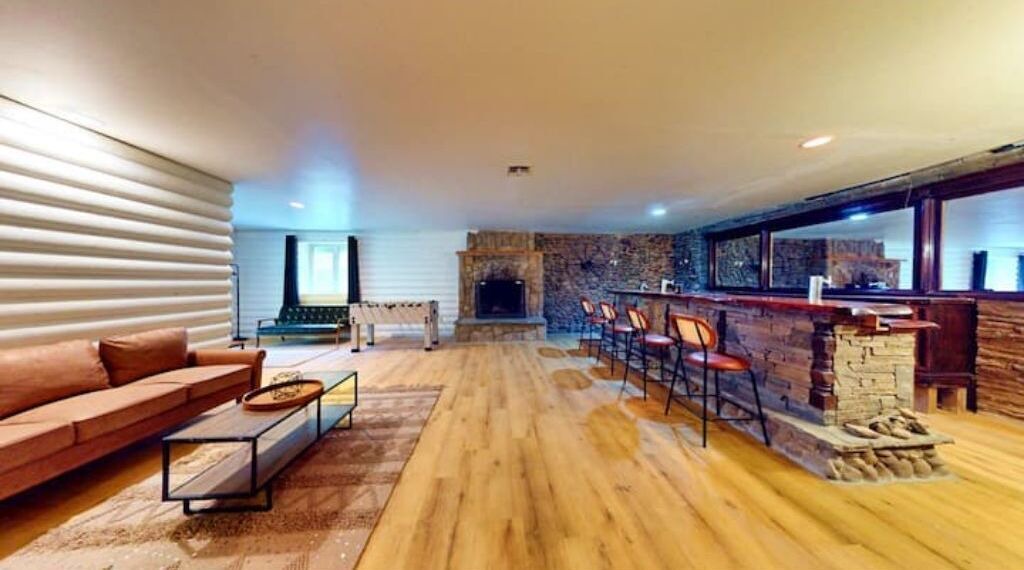 Photo of Livingroom in Pond Eddy