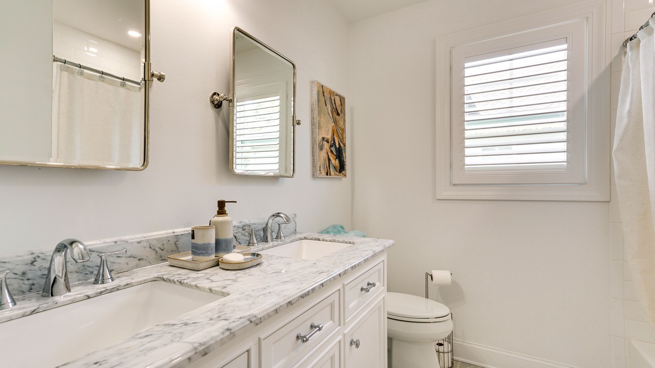 Photo of Bathroom in Long Branch