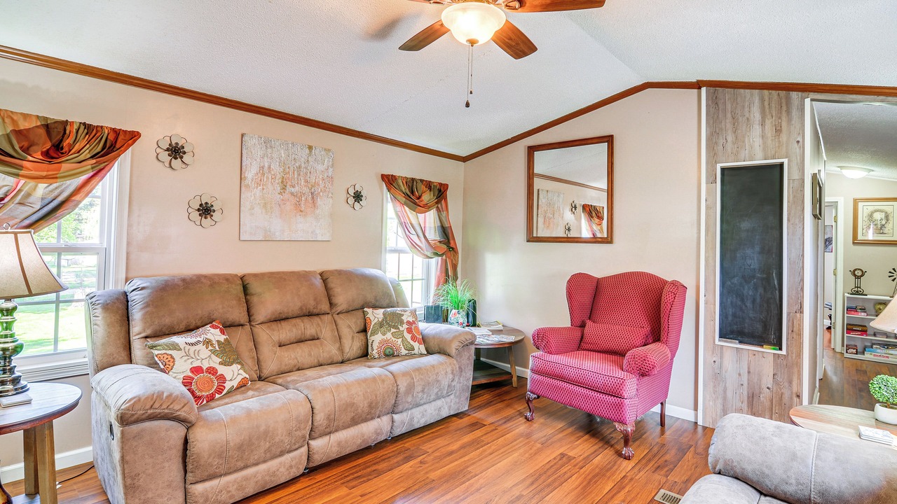 Photo of Livingroom in Corbin