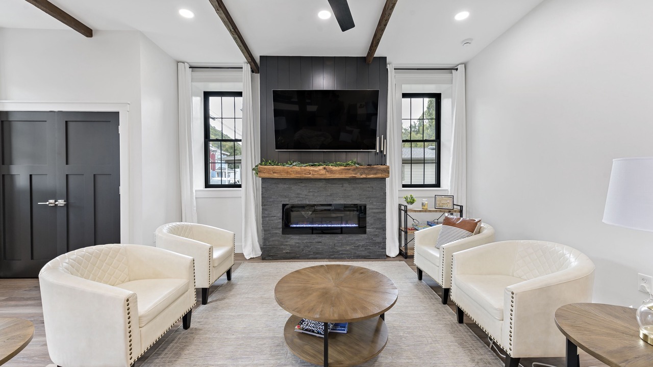 Photo of Livingroom in Port Clinton