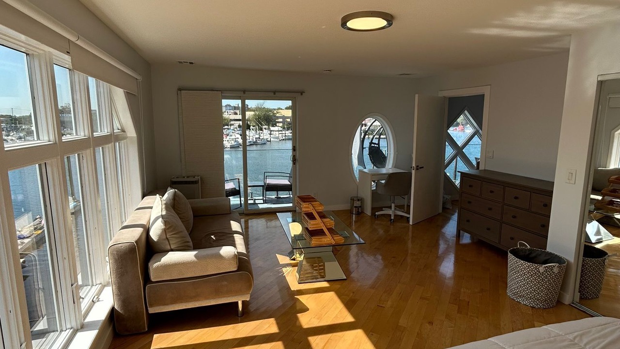 Photo of Bedroom in Sheepshead Bay