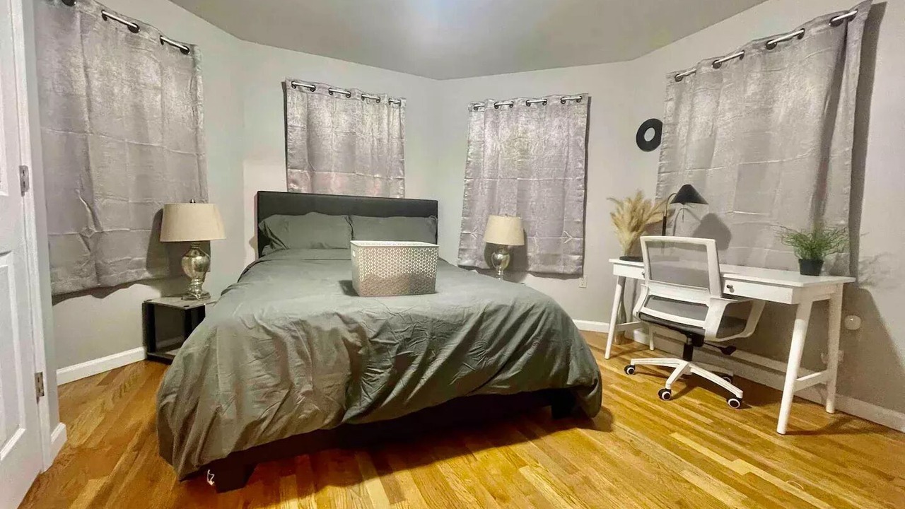 Photo of Bedroom in Newark