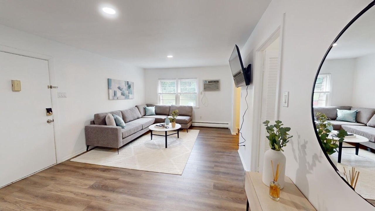 Photo of Livingroom in Newark