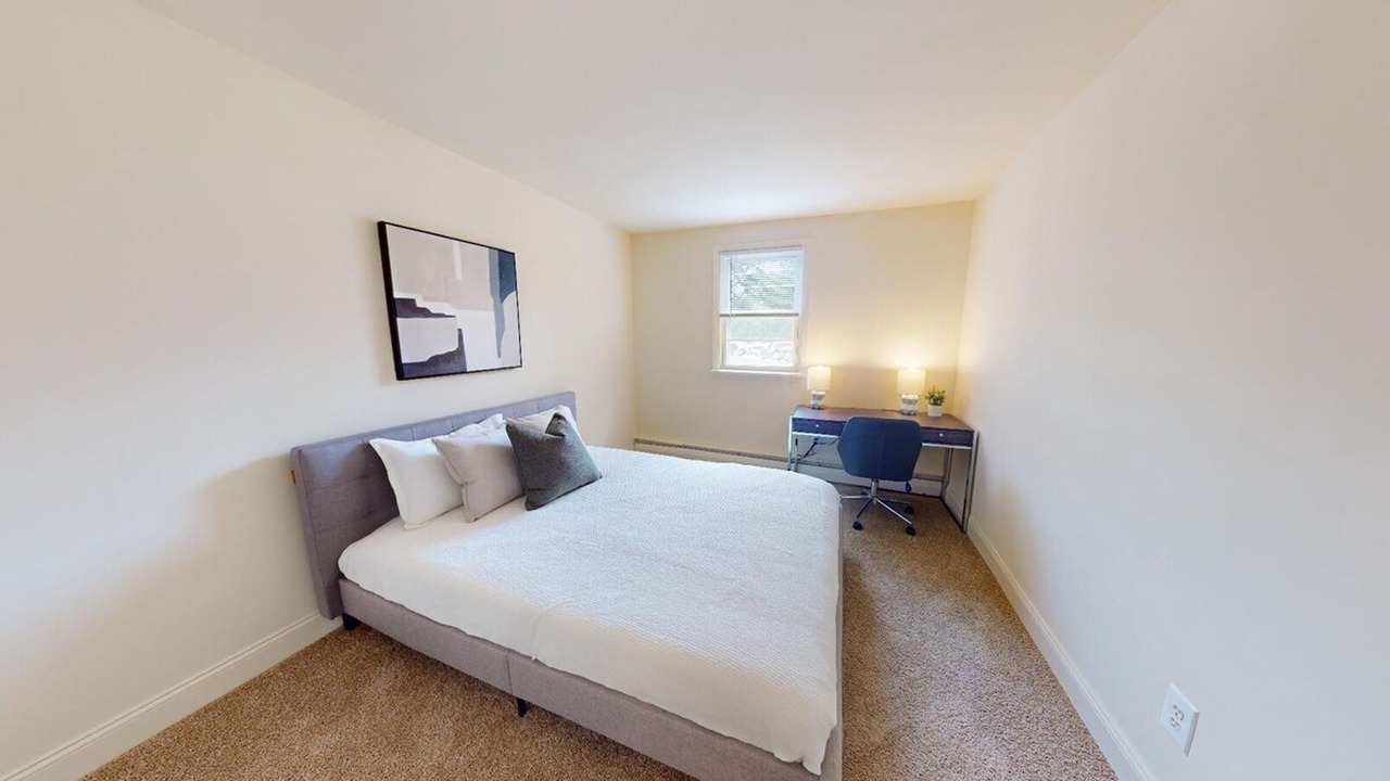 Photo of Bedroom in Newark
