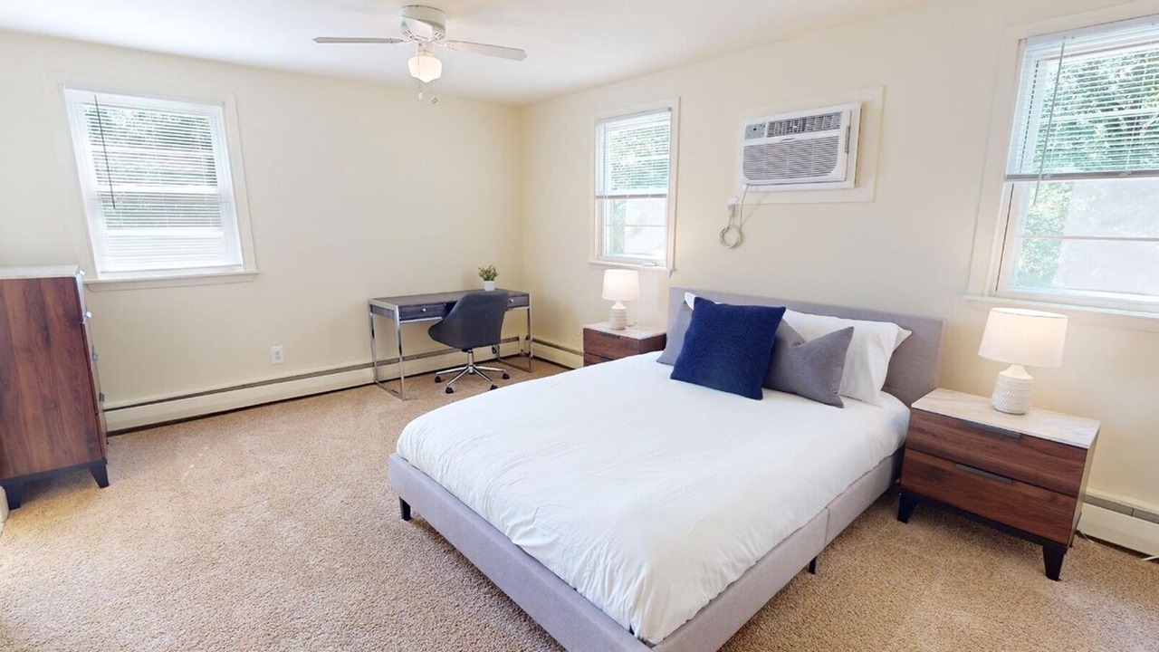 Photo of Bedroom in Newark