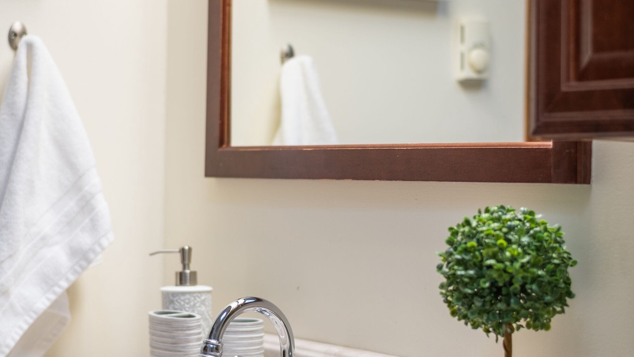 Photo of Bathroom in Glasser