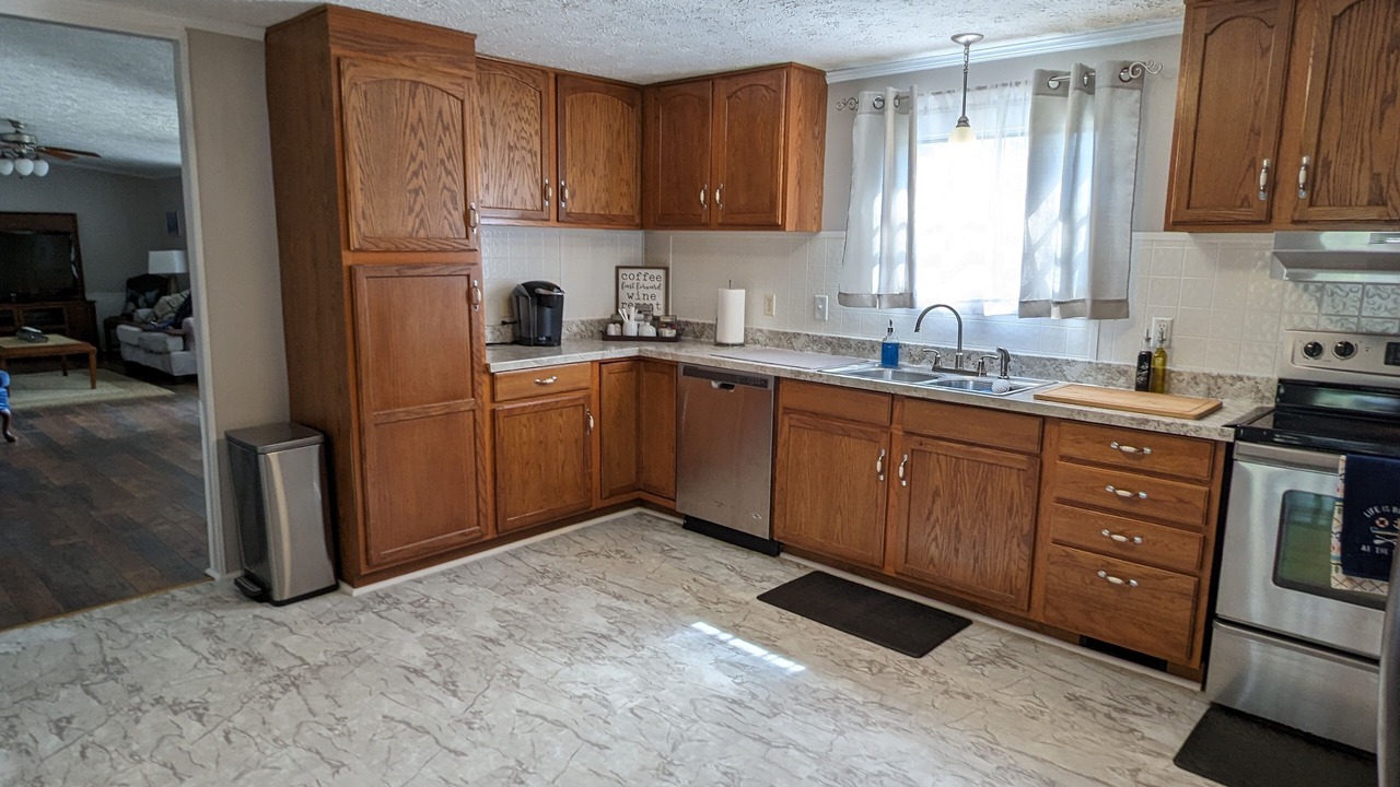Photo of Kitchen in Clinton