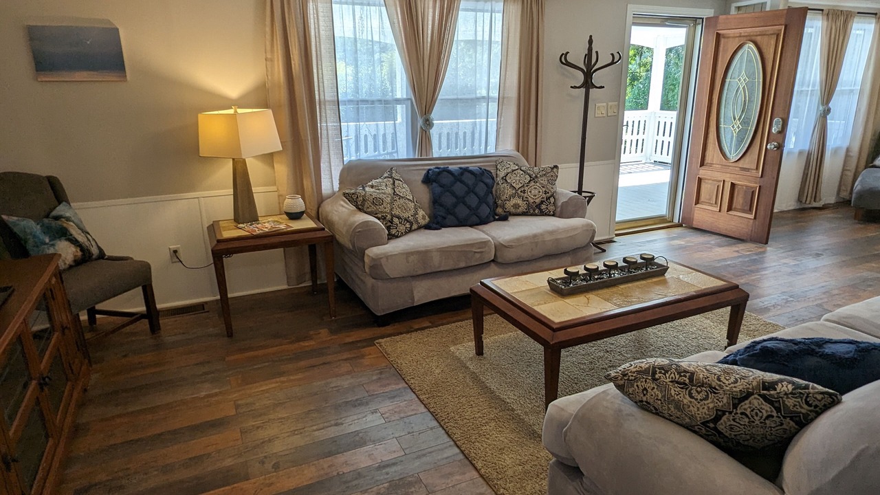 Photo of Livingroom in Clinton
