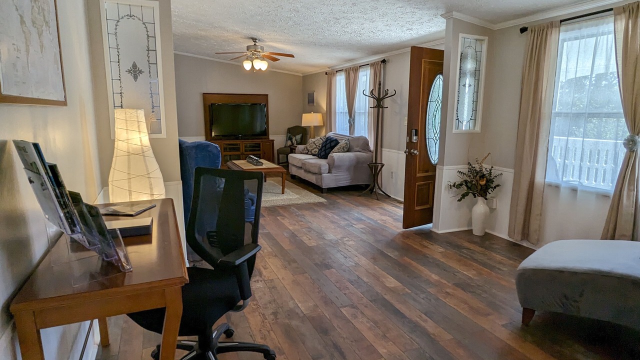 Photo of Livingroom in Clinton