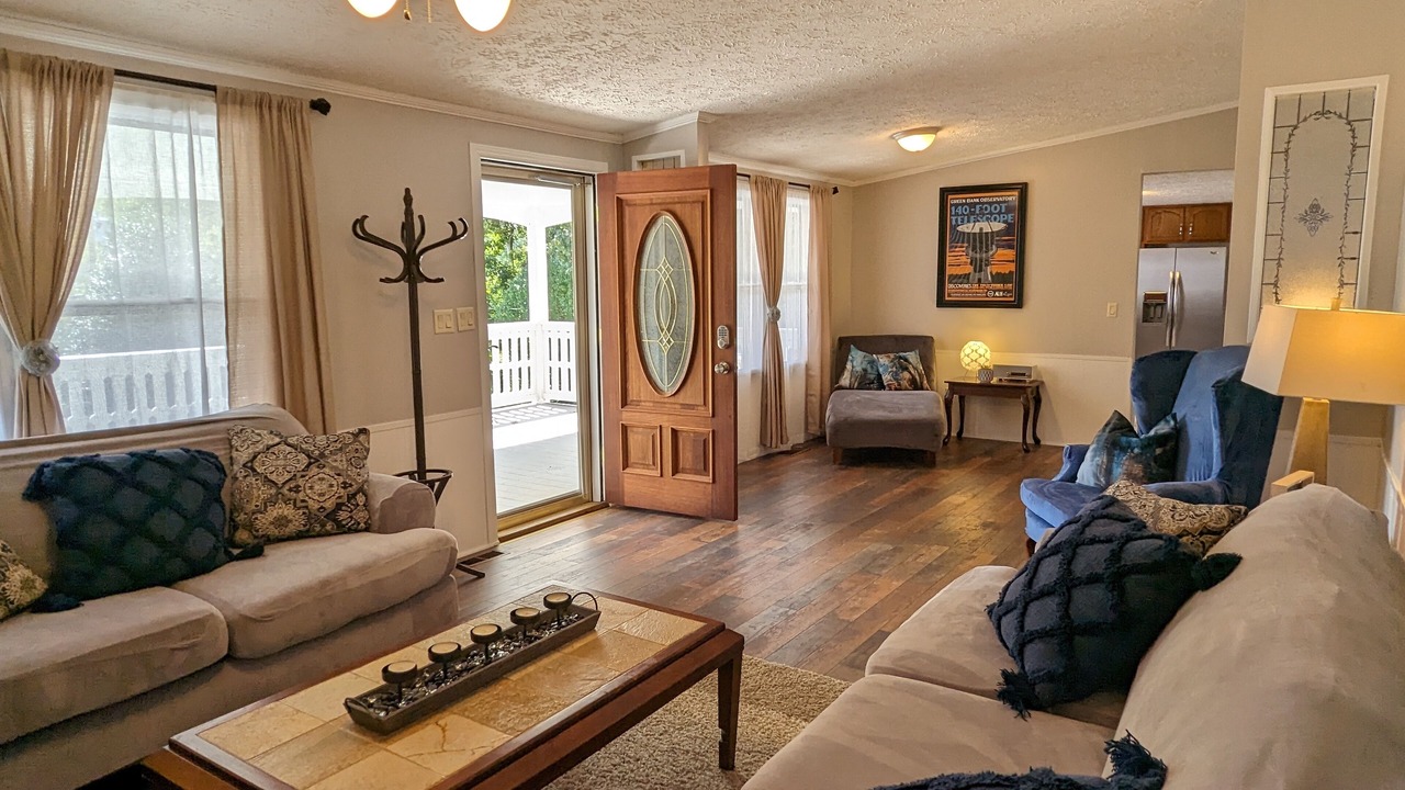 Photo of Livingroom in Clinton