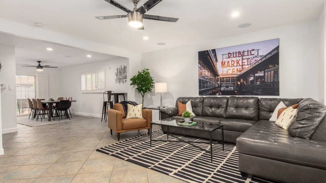Photo of Livingroom in Scottsdale Estates Nine