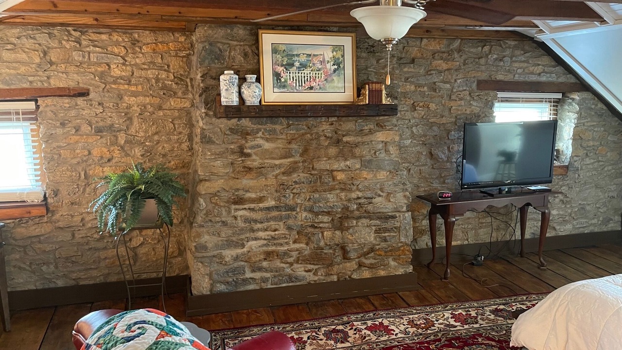 Photo of Bedroom in State College