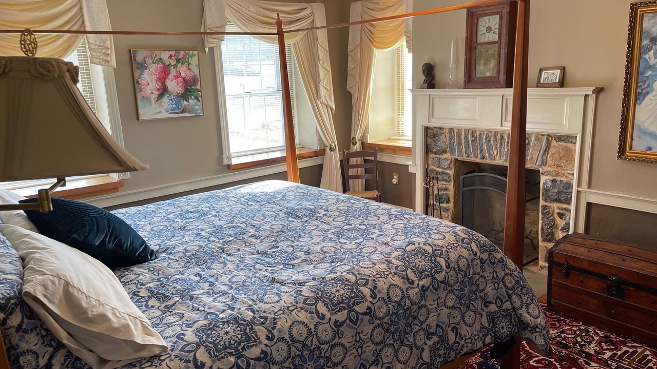 Photo of Bedroom in State College