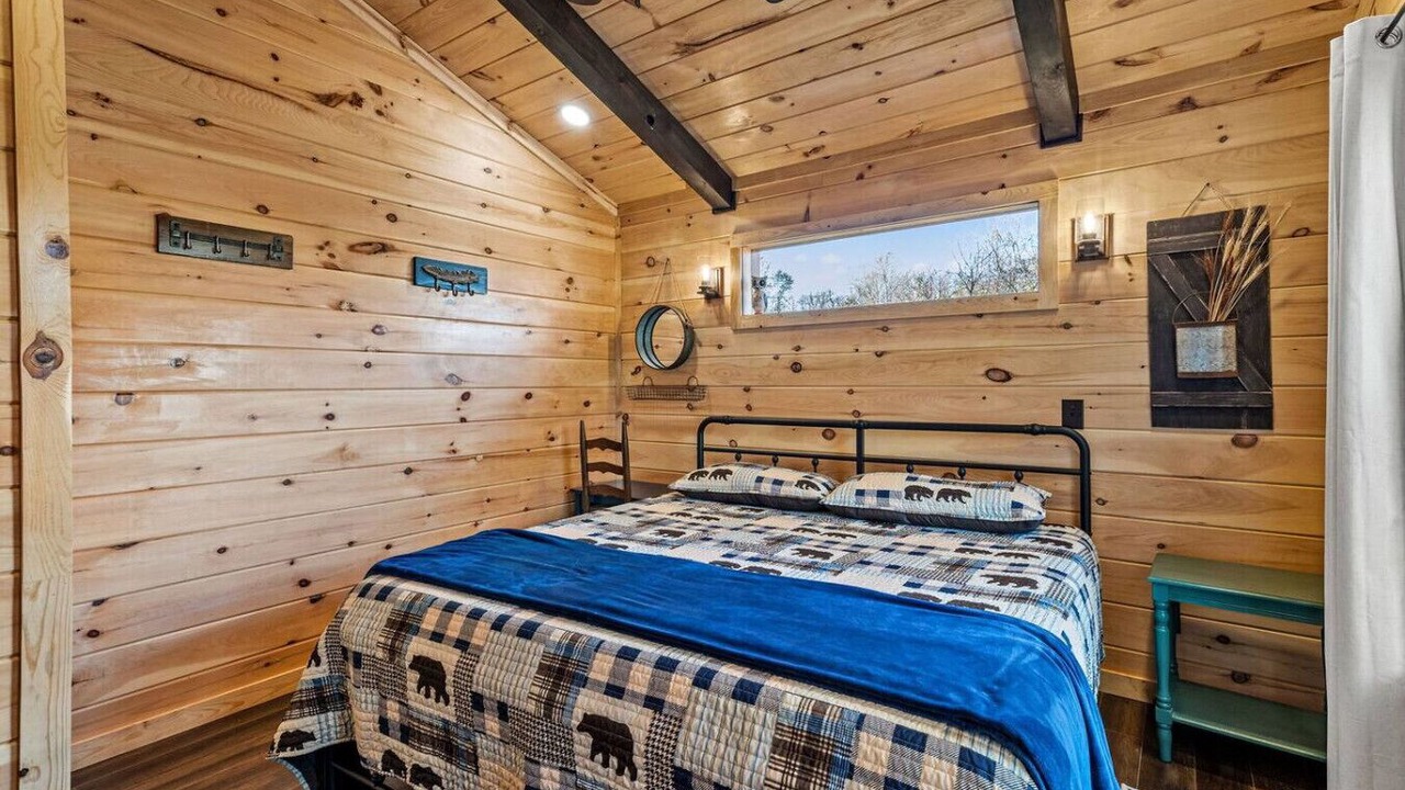 Photo of Bedroom in Rogers