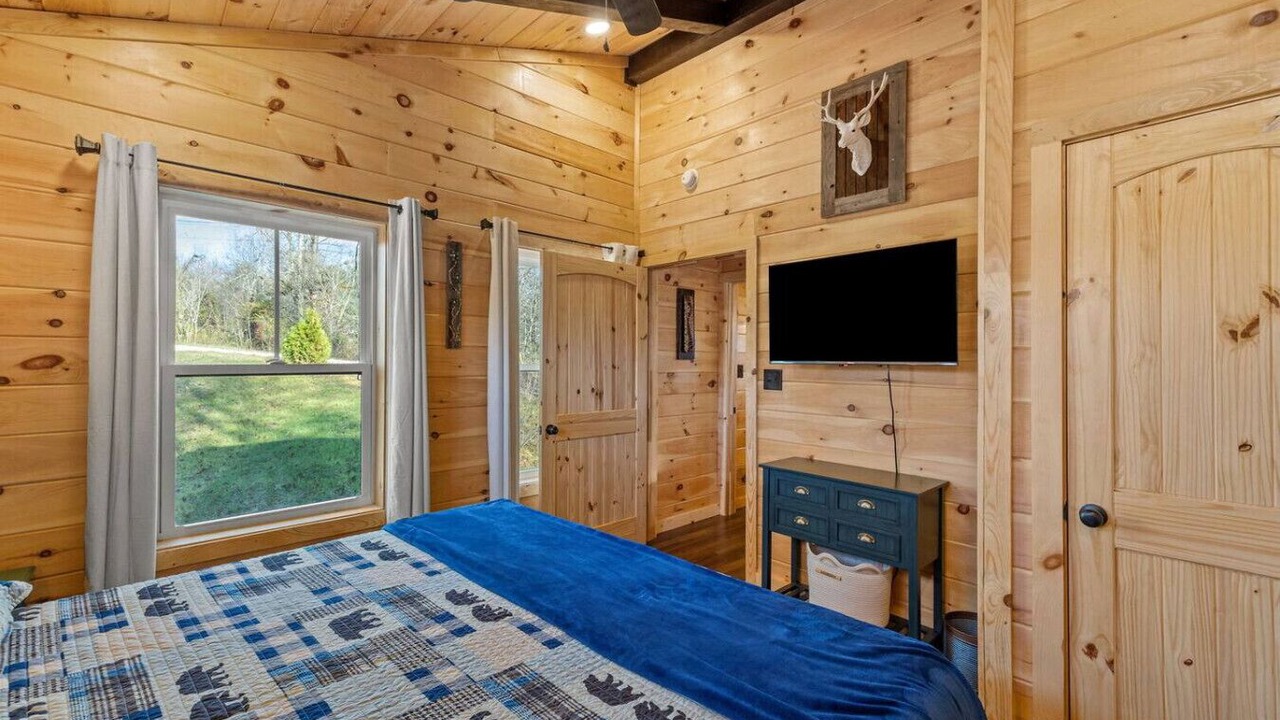 Photo of Bedroom in Rogers