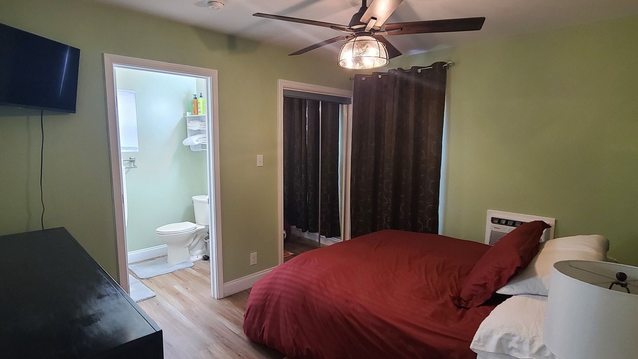 Photo of Bedroom in Oak Ridge