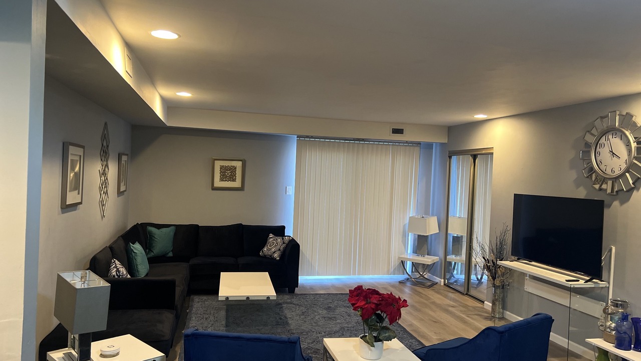Photo of Livingroom in Foxcroft Square