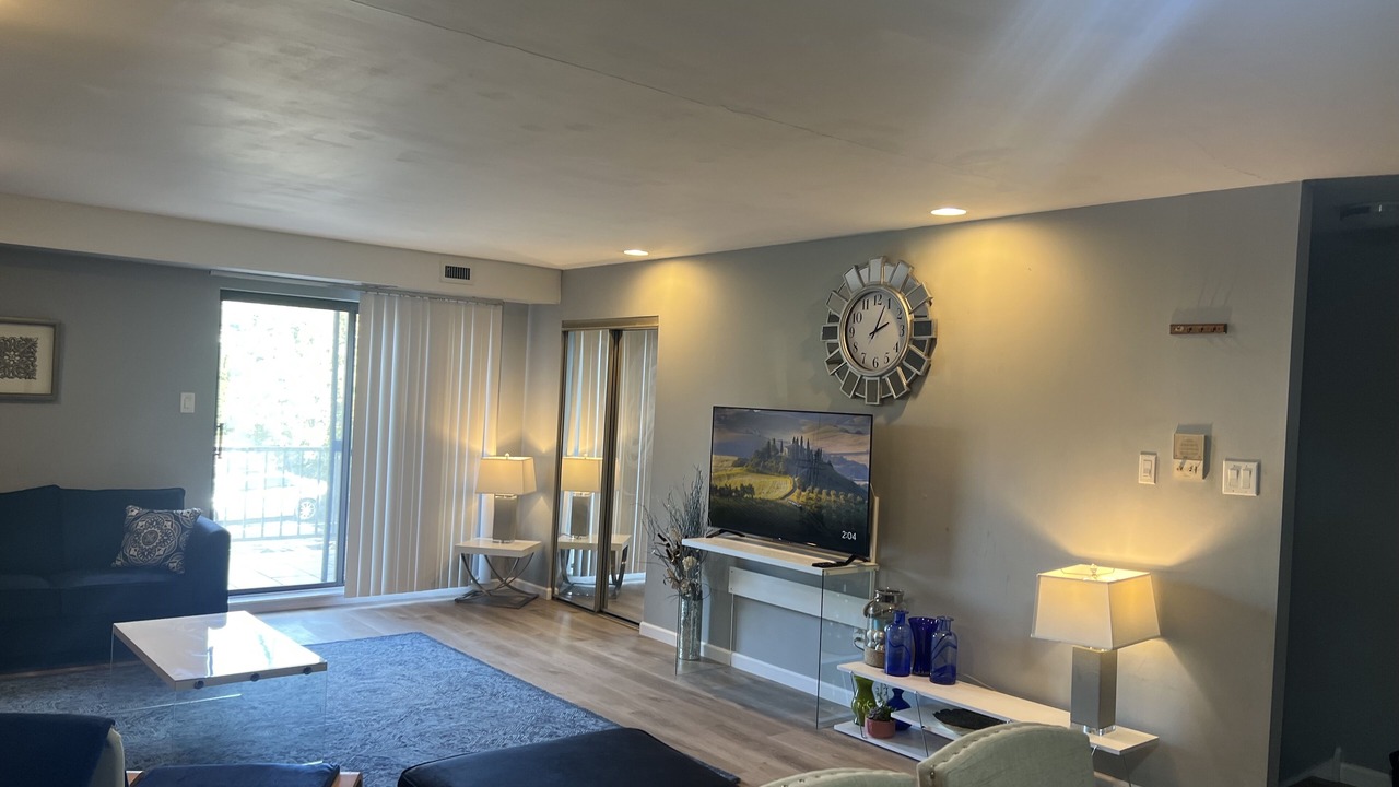 Photo of Livingroom in Foxcroft Square