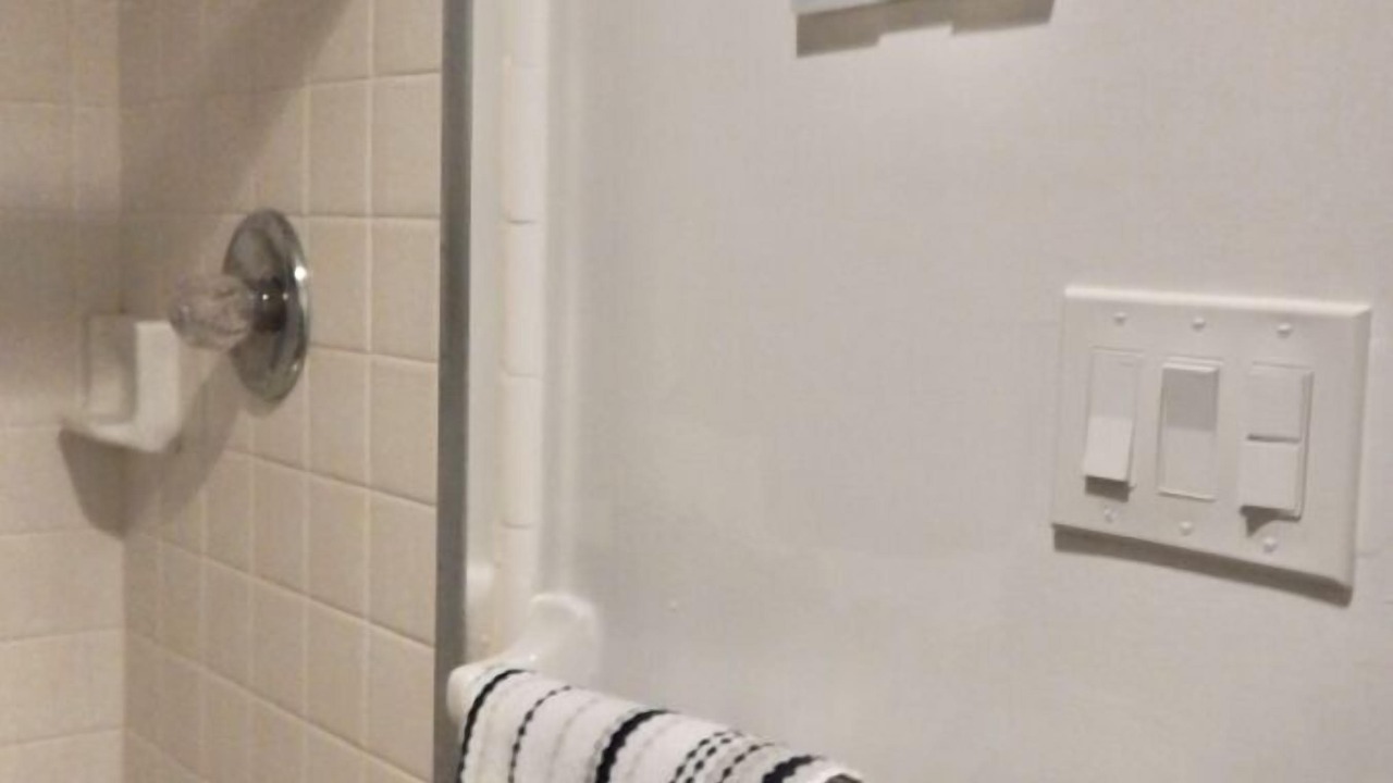 Photo of Bathroom in Foxcroft Square